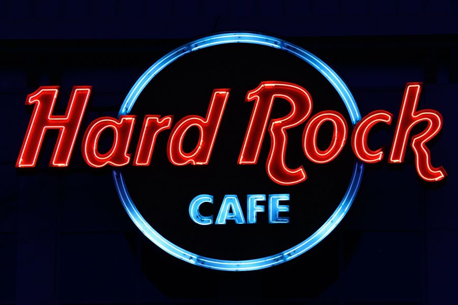 Villa Romana Shopping recebe primeiro restaurante do Hard Rock Cafe em Santa Catarina