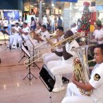 Banda de Música do Corpo de Fuzileiros Navais realiza apresentação no Beiramar Shopping de Florianópolis