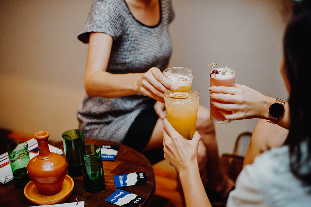 Trásh Dôsh: Franklin Bar promove happy hour com drink em dobro