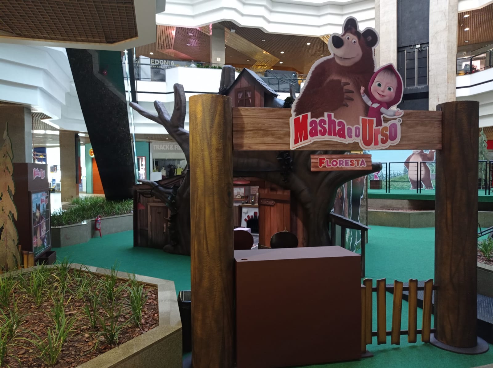 Floresta da Marsha e o Urso chega ao Beiramar Shopping de Florianópolis